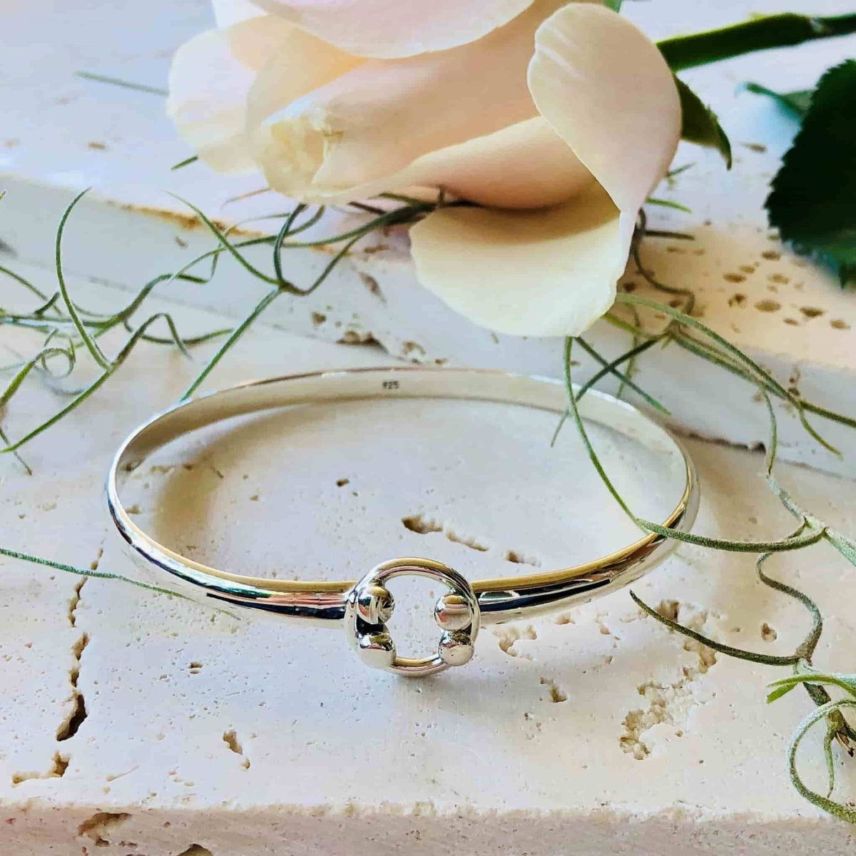 Beautifully Gifted Bangle O LOOP silver bangle
