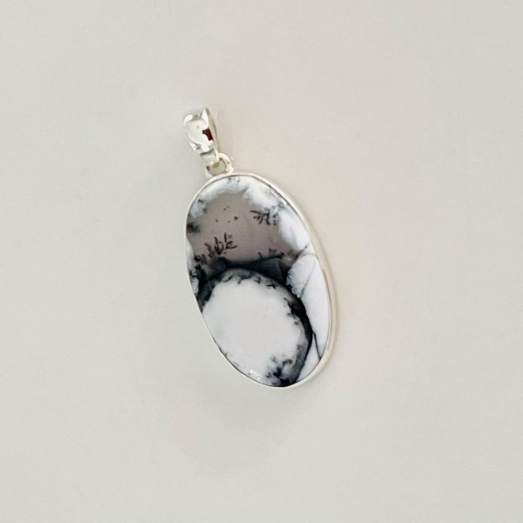 Beautifully Gifted OVAL AGATE PENDANT