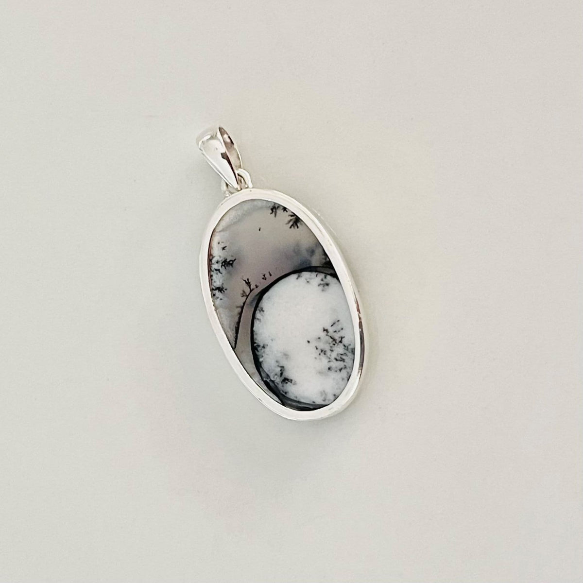 Beautifully Gifted OVAL AGATE PENDANT