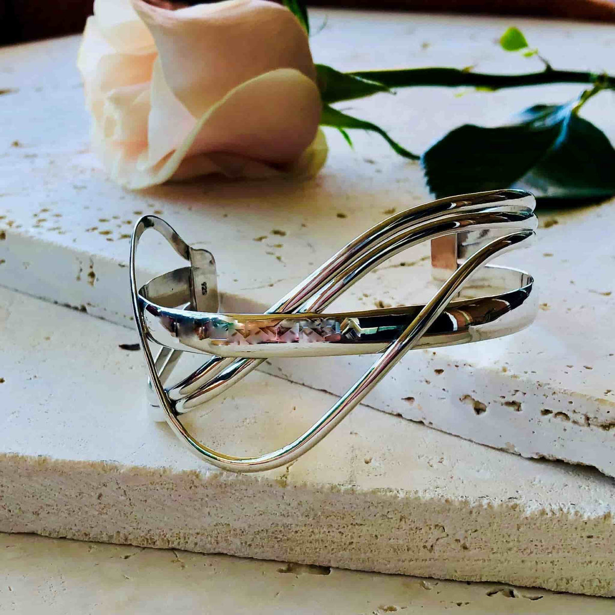 Beautifully Gifted RIBBONS of SILVER bangle