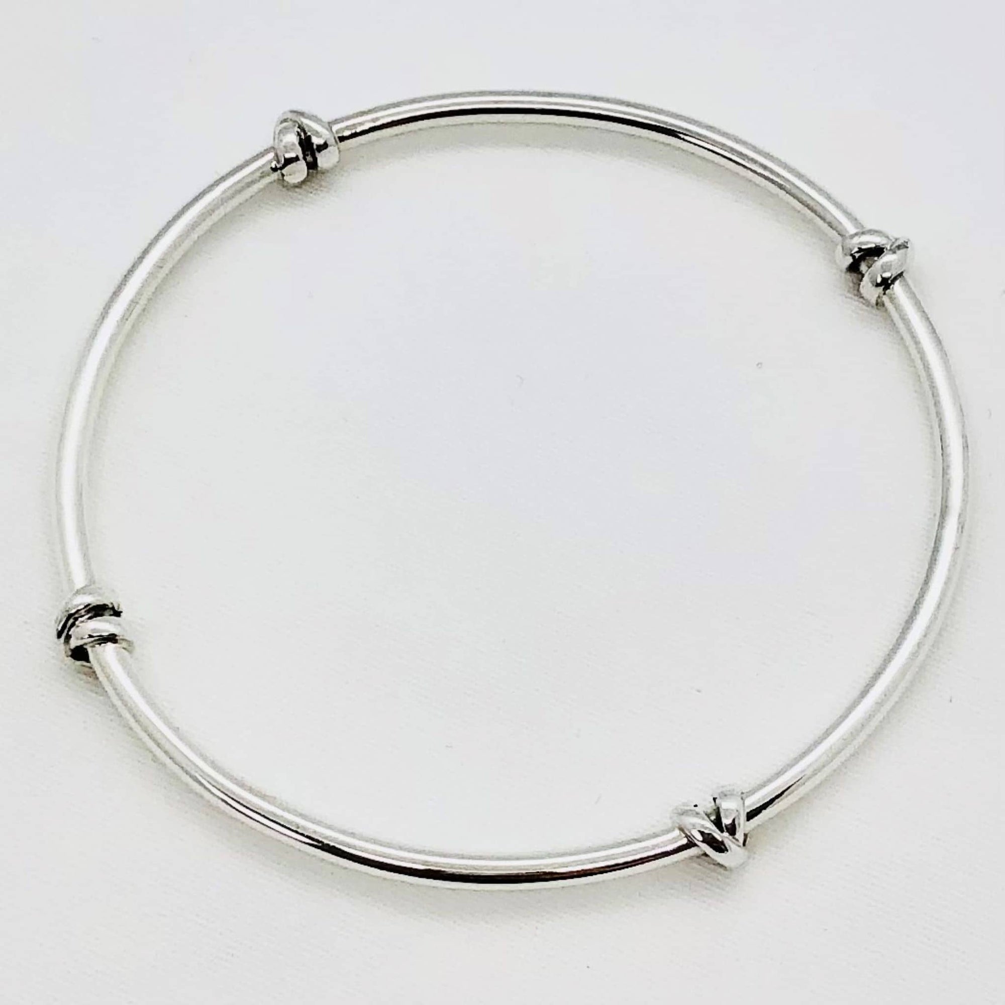 Beautifully Gifted SILVER KNOTS silver bangle